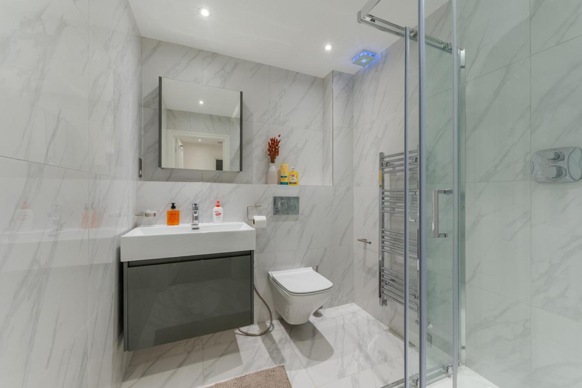 5H Modern Elegance 1-Bedroom City Living In 런던 외부 사진